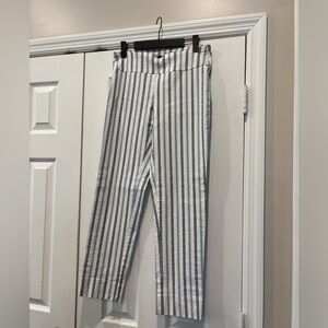 Zac and Rachel pull on pant
